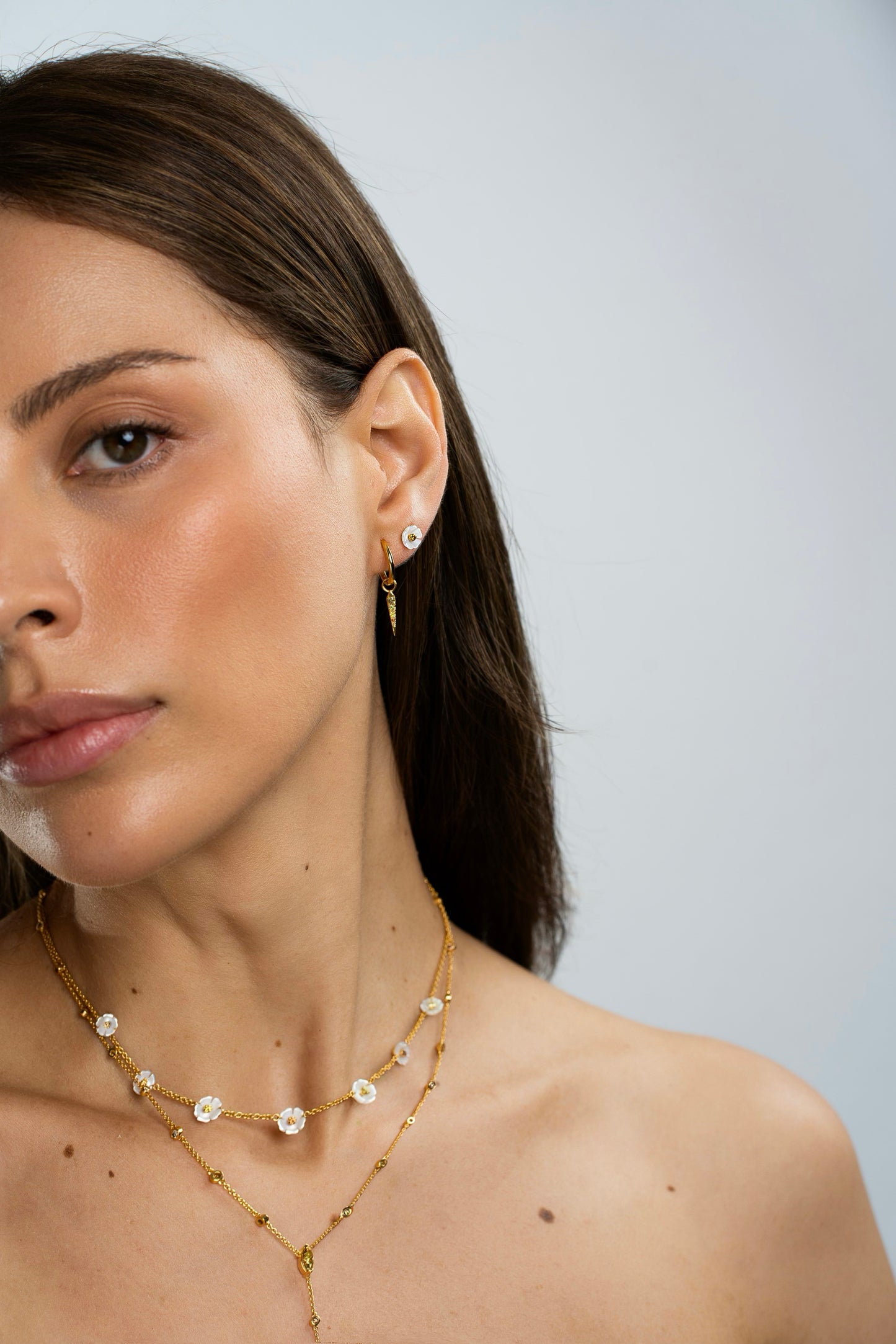Mother of Pearl Fancy Color Diamond Daisy Necklace
