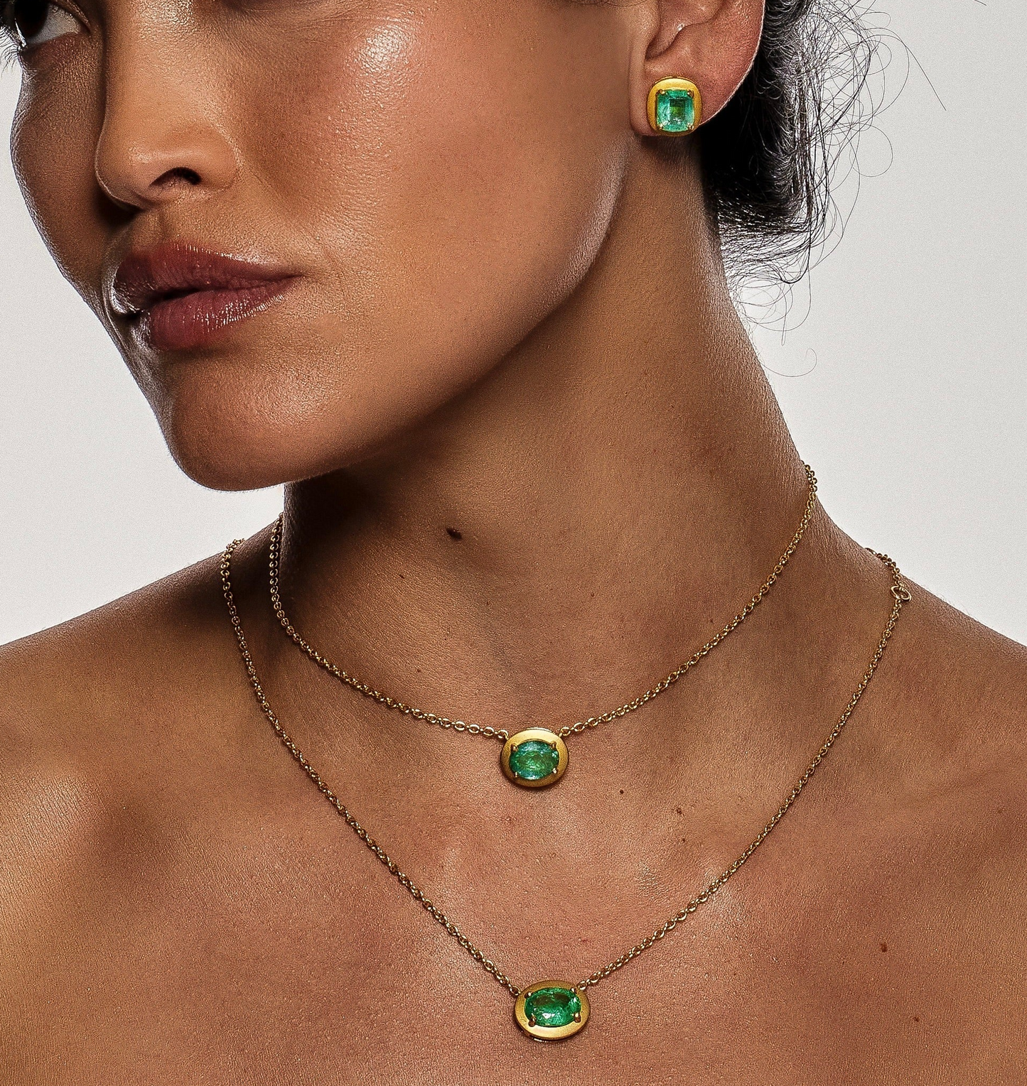 Ishtar Emerald Oval Necklace Small