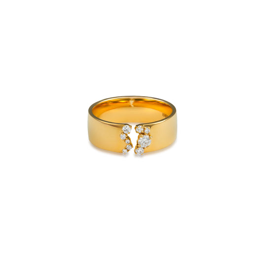 Center Crack Diamond Band
