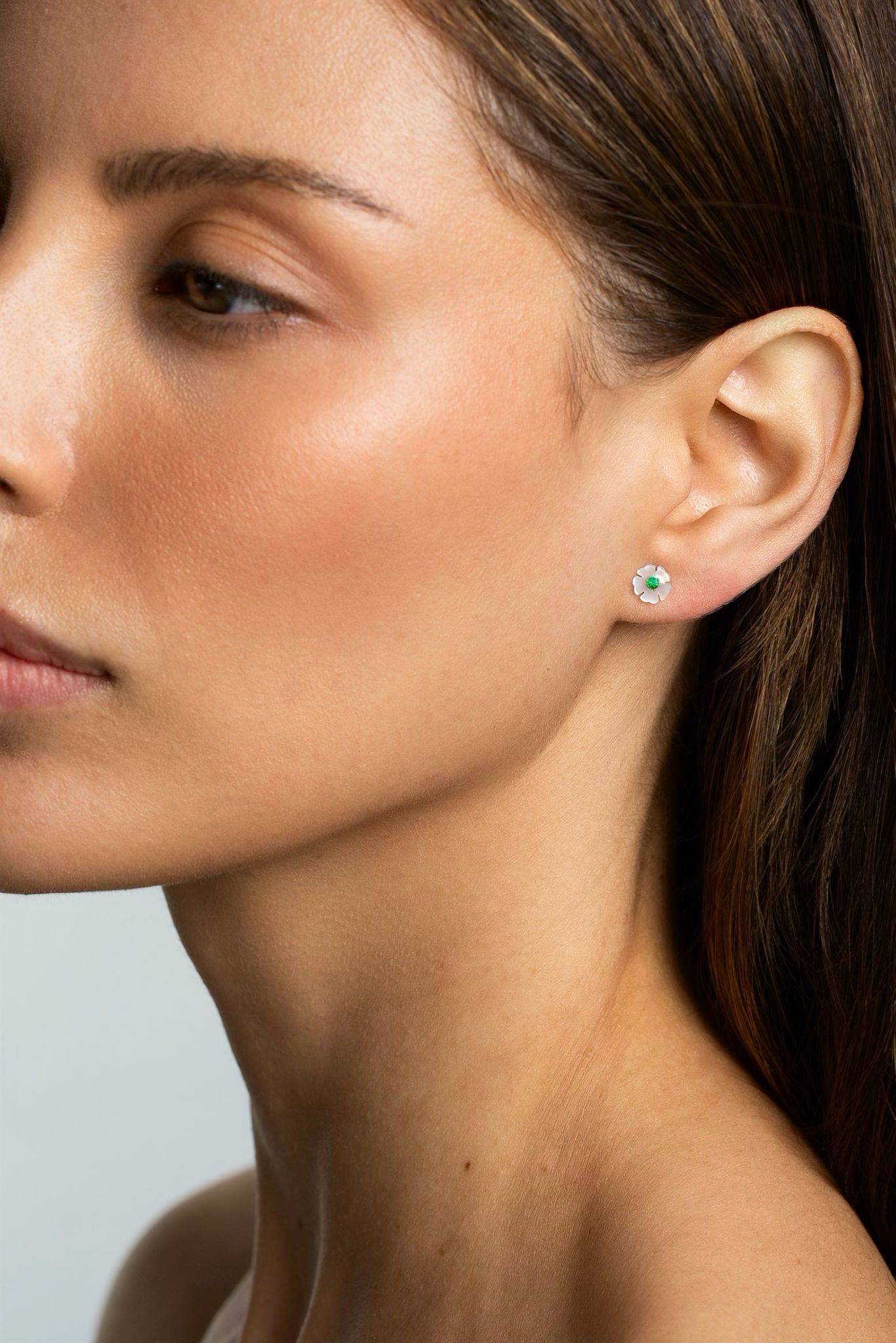 Mother of Pearl Emerald Daisy Stud Earrings