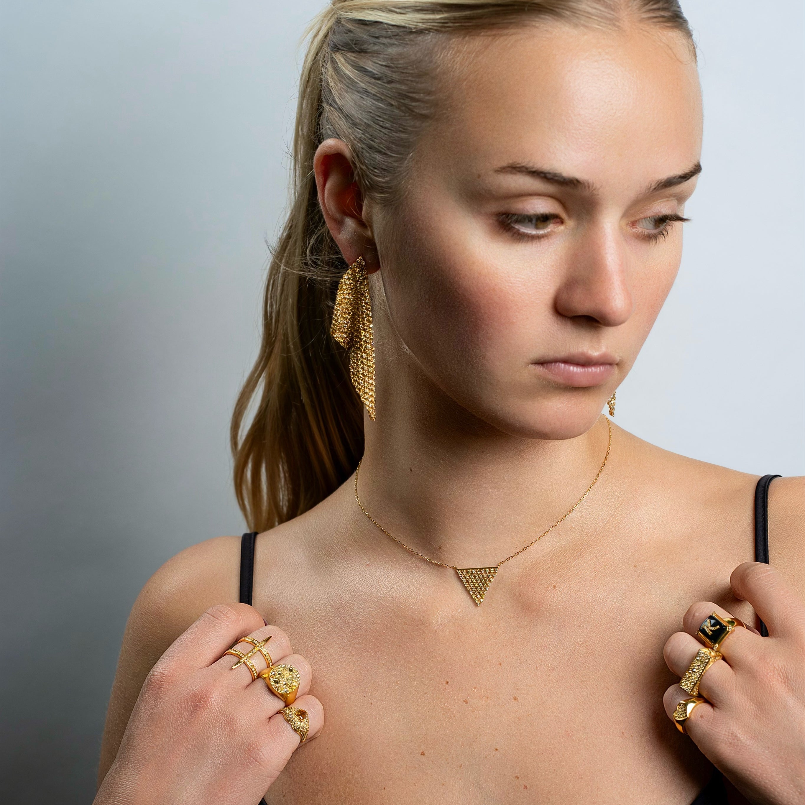 Natural Color Channel Bar Ring