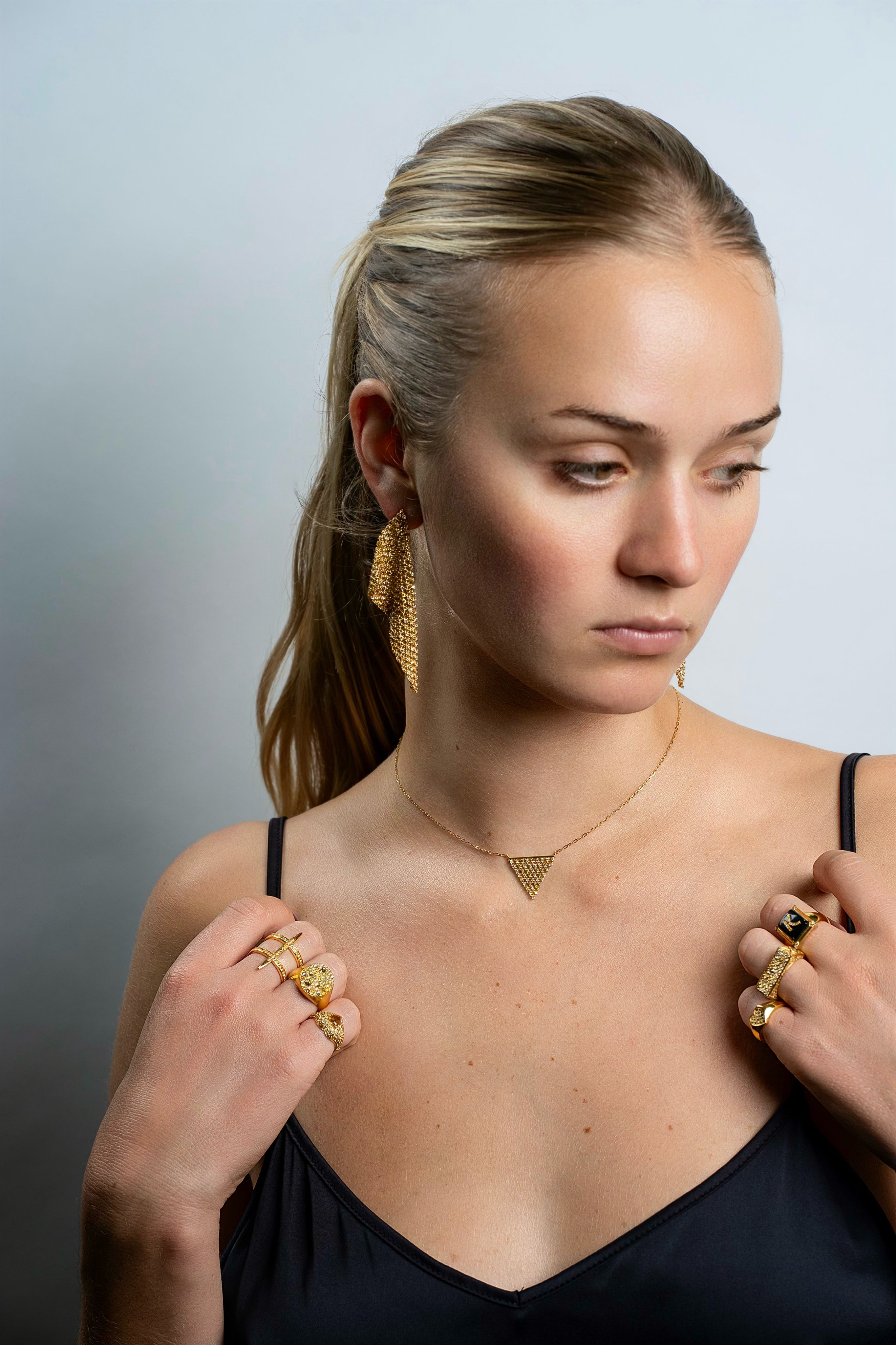 Natural Color Channel Bar Ring